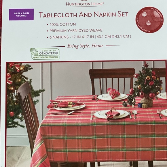 Holiday Tablecloth 6 Napkin Set - Picture 3 of 5